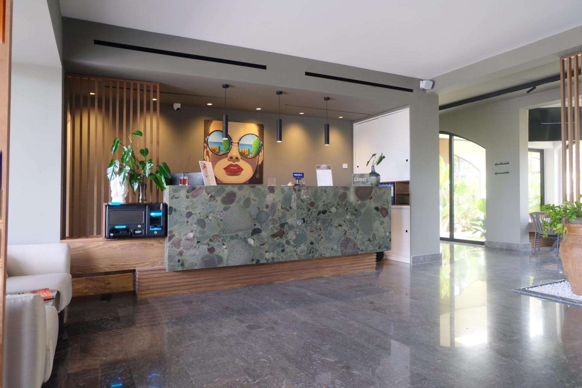 Limen Wellness Hotel & Spa 캄포펠리체 디 로첼라 외부 사진